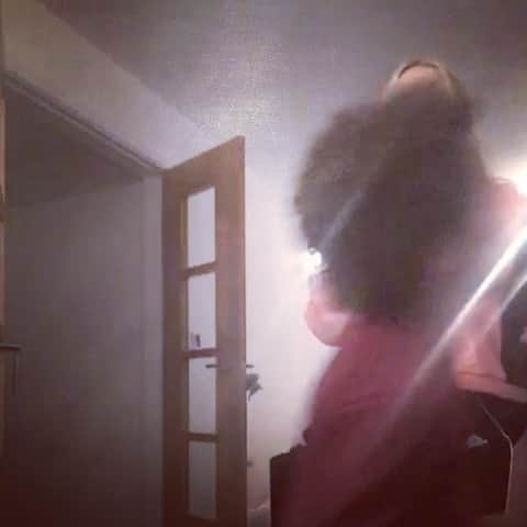 クリスティアン・アツのインスタグラム：「I’m at home doing some dancing with my family, what are you guys up to? Share with us and be part of the @adidas #hometeam」