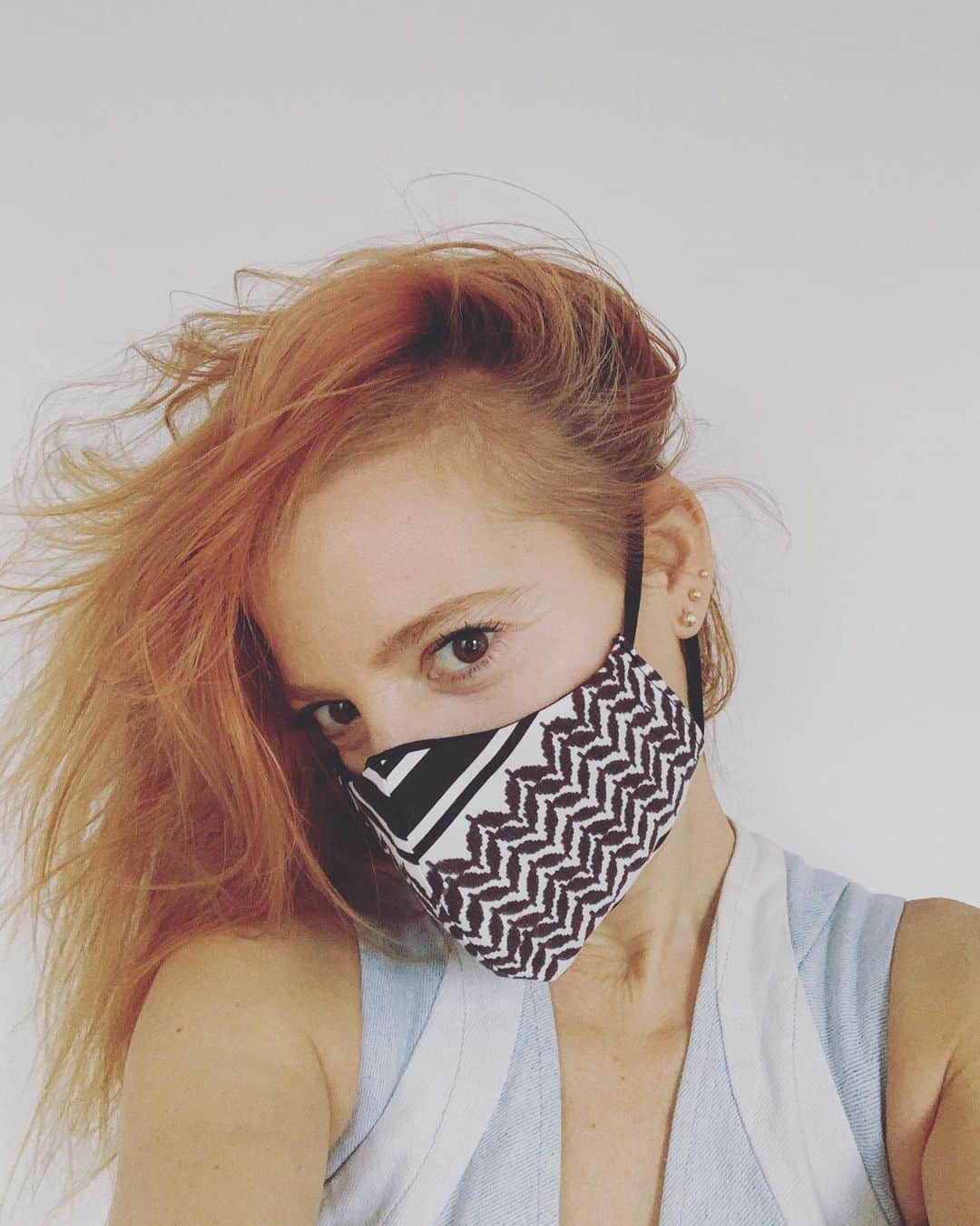 スリーアズフォーのインスタグラム：「Now Available on our shop! Link in Bio “inSALAAM inSHALOM” Mask! Featuring threeASFOUR's iconic print from 2012 collection "inSALAAM inSHALOM", celebrating the textiles of both Arabic and Jewish cultures by mixing the geometric patterns of the TWO worlds and uniting them as ONE !  We are donating 10% of each purchase towards creating medical masks for  the support of the health community in New York City  All masks are limited edition - One of A kind ! #mask」