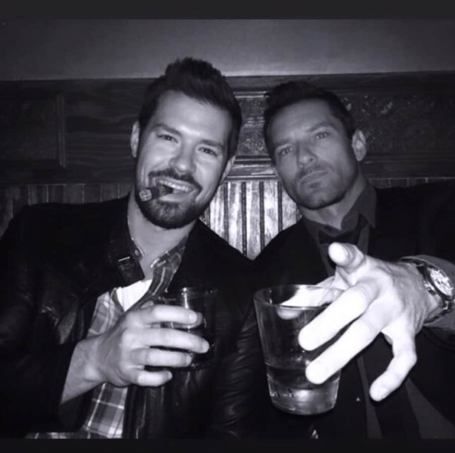 イアン・ボーエンのインスタグラム：「Happy Quarantine birthday to this guy @dantelives. Here’s to hoping we get paroled soon.」