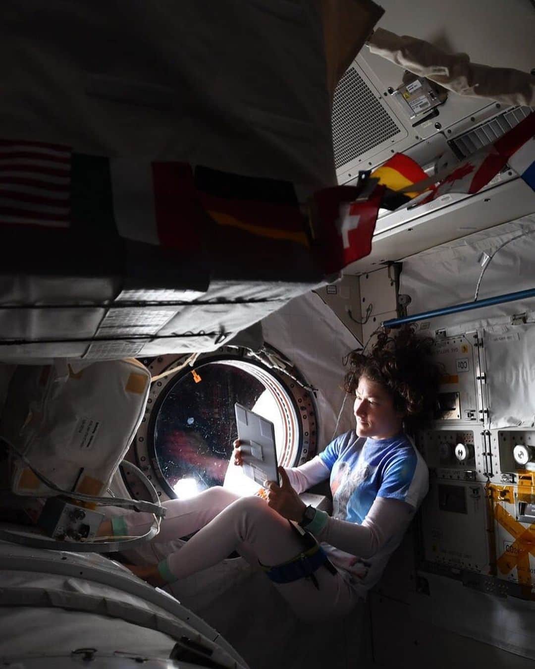 NASAさんのインスタグラム写真 - (NASAInstagram)「Introducing Astronaut Story Time – from Earth! 📖⁣ ⁣ Tomorrow and each weekday at 4 p.m. EDT, record-breaking astronaut Christina Koch, who recently returned to our home planet after 328 days in space, will read a children’s book on HER Instagram Live!⁣ ⁣ 👉🏽Follow @Astro_Christina to enjoy #NASAatHome ⁣ ⏰Tap our story to set a reminder to tune in ⁣ ⁣ If you want to learn more about life as one of our @NASAastronauts or you want to apply to #BeAnAstronaut, click the link in bio. Applications close in 5 days. ⁣ ⁣ Image Credit: NASA ⁣ ⁣ #NASA #FeelGood #Space #Story #Reading #BookClub #TakeALookItsInABook」3月27日 6時32分 - nasa