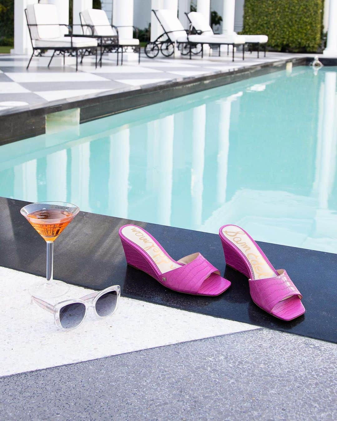 サムエデルマンのインスタグラム：「Poolside sip with the #Tesma #SamEdelman」