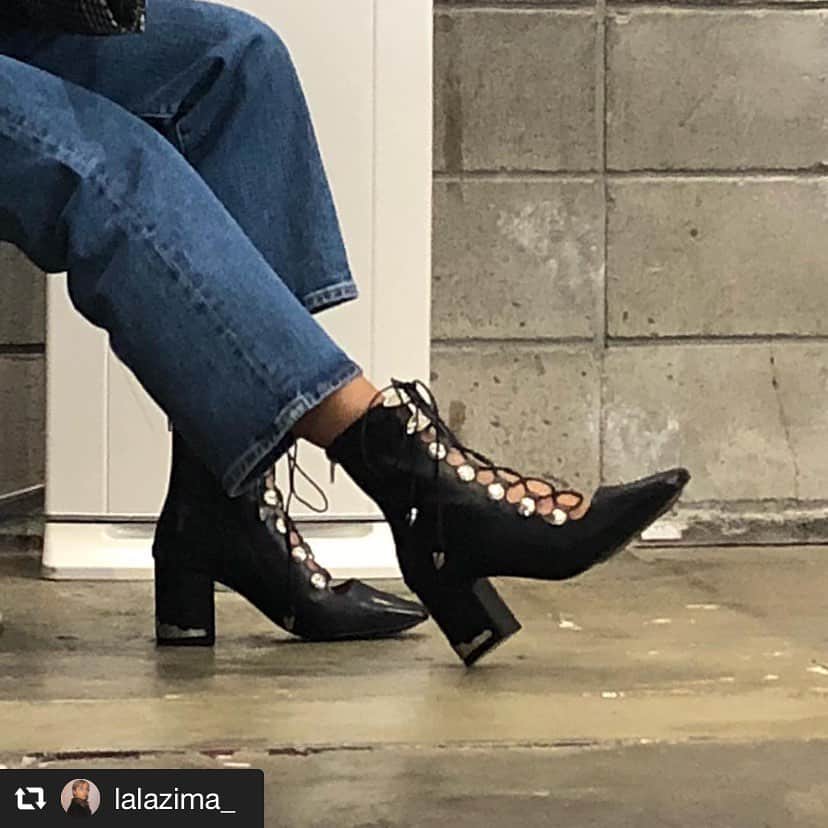 TOGAさんのインスタグラム写真 - (TOGAInstagram)「#repost from @lalazima_ TOGA PULLA SHOE SS2020 Square toe Lace up boots ・ #togaarchives #togaarchives_online #toga #togapulla #togapullashoe #shareyourpulla #togapulla20ss #トーガ #トーガアーカイブス #トーガプルラ」3月27日 8時08分 - togaarchives