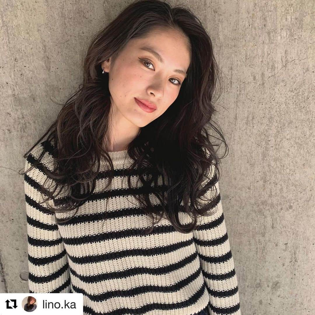 THROW 【スロウ】さんのインスタグラム写真 - (THROW 【スロウ】Instagram)「#Repost @lino.ka with @get_repost ・・・ __ .  赤みを抑えたash greyge💙💙 ハイライトをいれてるベースだったので 透明感◎ .  #倉敷美容院#倉敷美容室#岡山美容室#スロウカラー#オーガニック#メンズカット#ハイライト#ローライト#ヘアアレンジ#外国人風カラー#ブリーチカラー#グレージュカラー#ピンクベージュ#くすみカラー #ハイライトカラー  #ベージュカラー#インナーカラー#透明感カラー #ハイライトカラー #デザインカラー #ハイトーン　#ピンクカラー #バレイヤージュ#ピンクヘアー#アッシュグレージュ#グレージュ#グレージュカラー」3月27日 19時38分 - throwcolor