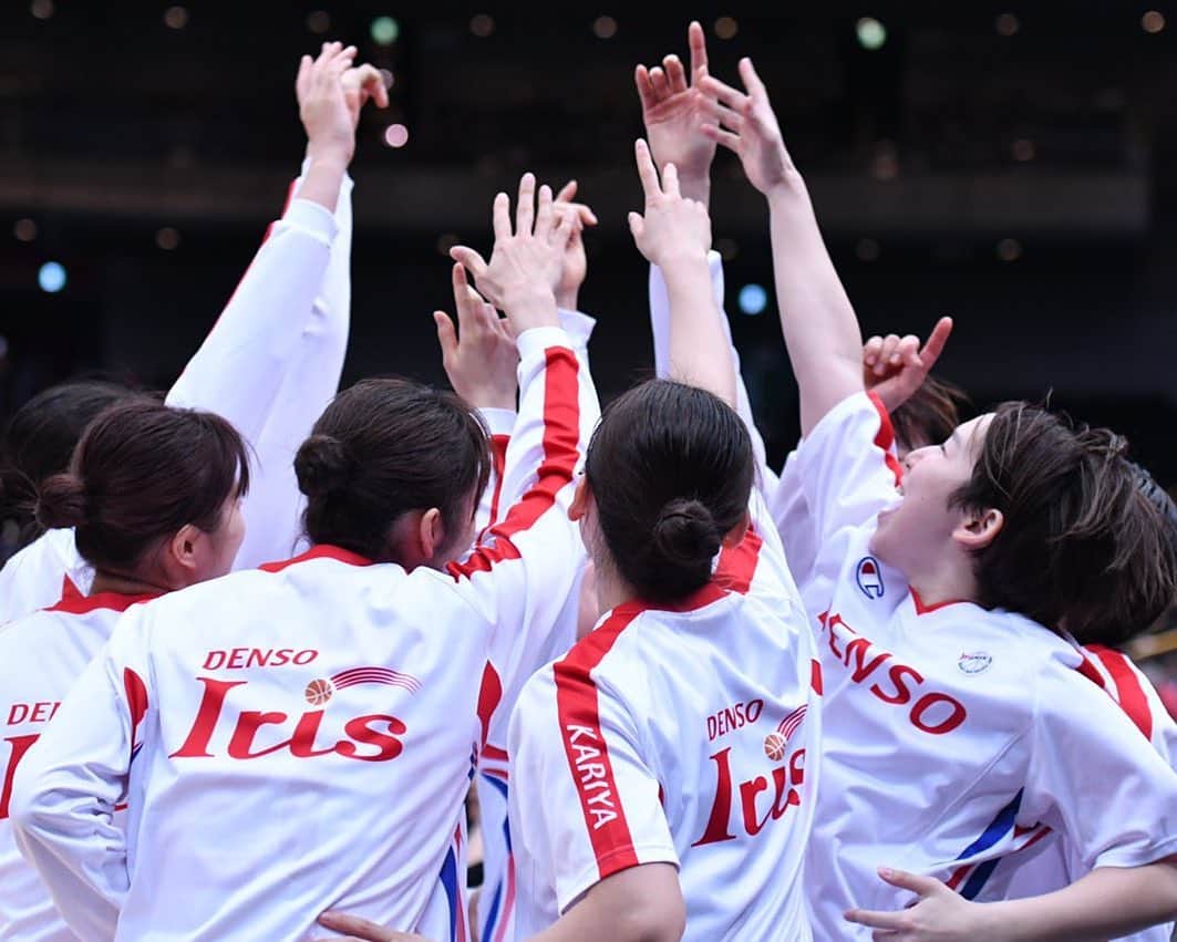 赤穂ひまわりのインスタグラム：「2019〜2020シーズン終了。 今シーズンも沢山の温かい応援ありがとうございました。 このような終わり方になってしまいとても残念ではありますが、改めてファンの皆さんの力はすごいなと思えたシーズンでした。 今年の分まで皆さんに楽しんでもらえるように頑張るので、来シーズンも応援よろしくお願いします✨ . 体調にはお気をつけてお過ごし下さい。 #デンソーアイリス #味わおう最高の時間」