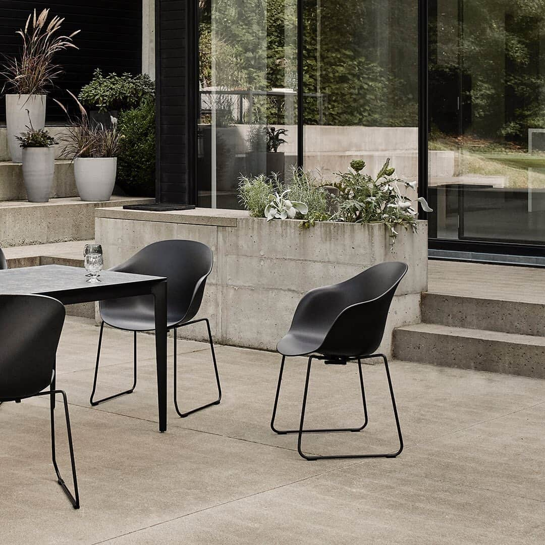 BoConceptさんのインスタグラム写真 - (BoConceptInstagram)「Dining in style needn’t be reserved for indoors. Take it outside and get the most from your outdoor space.  #liveekstraordinaer #extraordinaryideasstartsmall #boconcept #outdoorliving #outdoorkitchen」3月27日 18時25分 - boconcept_official