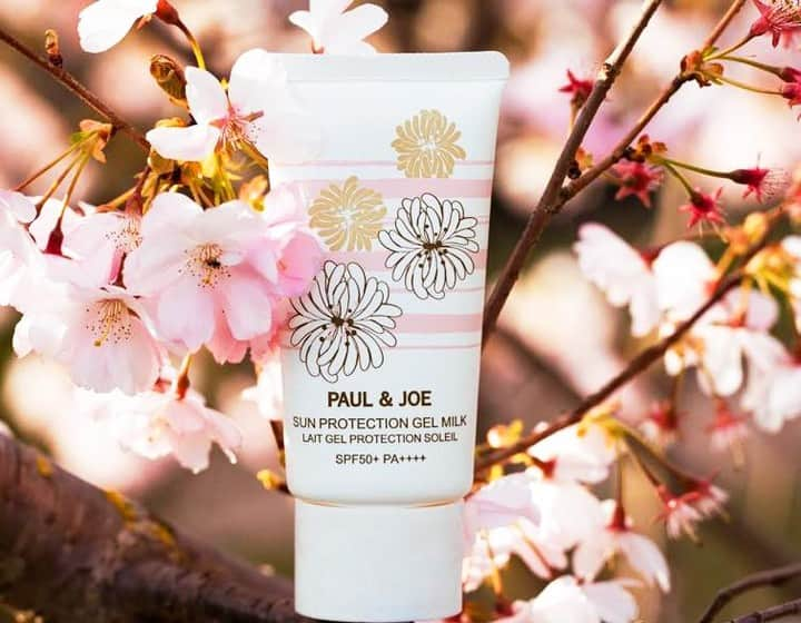 PAUL & JOE BEAUTEさんのインスタグラム写真 - (PAUL & JOE BEAUTEInstagram)「・﻿ Today is Cherry Blossom Day!﻿ ﻿ If you’re lucky enough to be able to go out and see the Cherry Blossoms, make sure you’re protecting yourself.﻿ ﻿ Lightweight and refreshing, our Sun Protection Gel Milk soaks into the skin, making it smooth and supple while also protecting it from harsh UV rays.﻿ ﻿ A true Paul & Joe hidden gem, we hope we’re all in need of it real soon!﻿ ﻿ ■Sun Protection Gel Milk  SPF50＋　PA++++ 今日はさくらの日。﻿ ﻿ これからの季節は﻿ ライトなタッチでしっかりＵＶカットできる﻿ 最強*日焼け止めジェルがおすすめ。﻿ ﻿ 軽やかにのび広がり、﻿ みずみずしくなめらかな使用感。﻿ さらりとしなやかな後肌は﻿ 丁寧にボディケアした後のお肌のよう。﻿ ポール ＆ ジョーの隠れ人気アイテムです。 ＊ポール＆ジョーにおいて﻿ ﻿ ■サンプロテクション ジェル ミルク﻿ 　SPF50＋　PA++++﻿ #paulandjoebeaute #ポールアンドジョー #UV #Ucut #美肌  #透明感 #コスメ垢 #デパコス」3月27日 18時30分 - paulandjoe_beaute