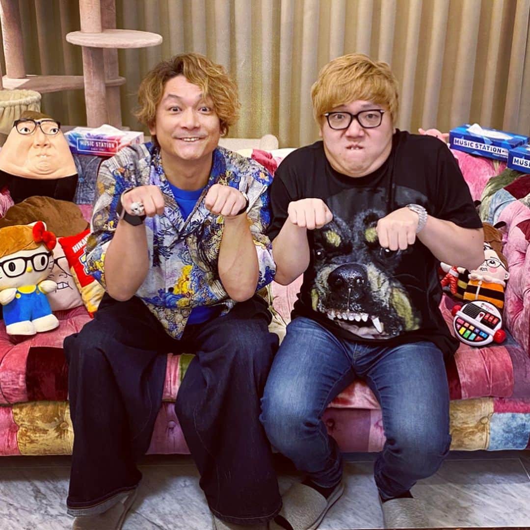 HIKAKINのインスタグラム：「香取慎吾さん×ヒカキンでコラボ動画撮りましたー！ヒカキンTVと香取さんのYouTubeチャンネルで公開してます！是非ご覧下さい😎🤓🎉 #香取慎吾 #ヒカキン #YouTube」