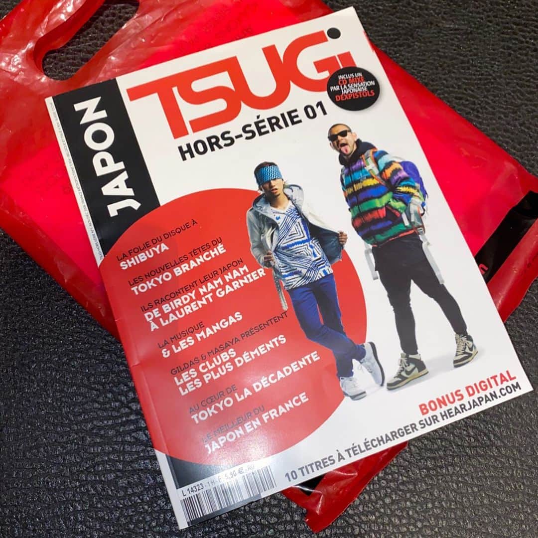 DJ DARUMAのインスタグラム：「子供達のスケボー用にステッカー 探してたら出て来た @TSUGImag 🇫🇷 #2008 #DEXPISTOLS #fbf」