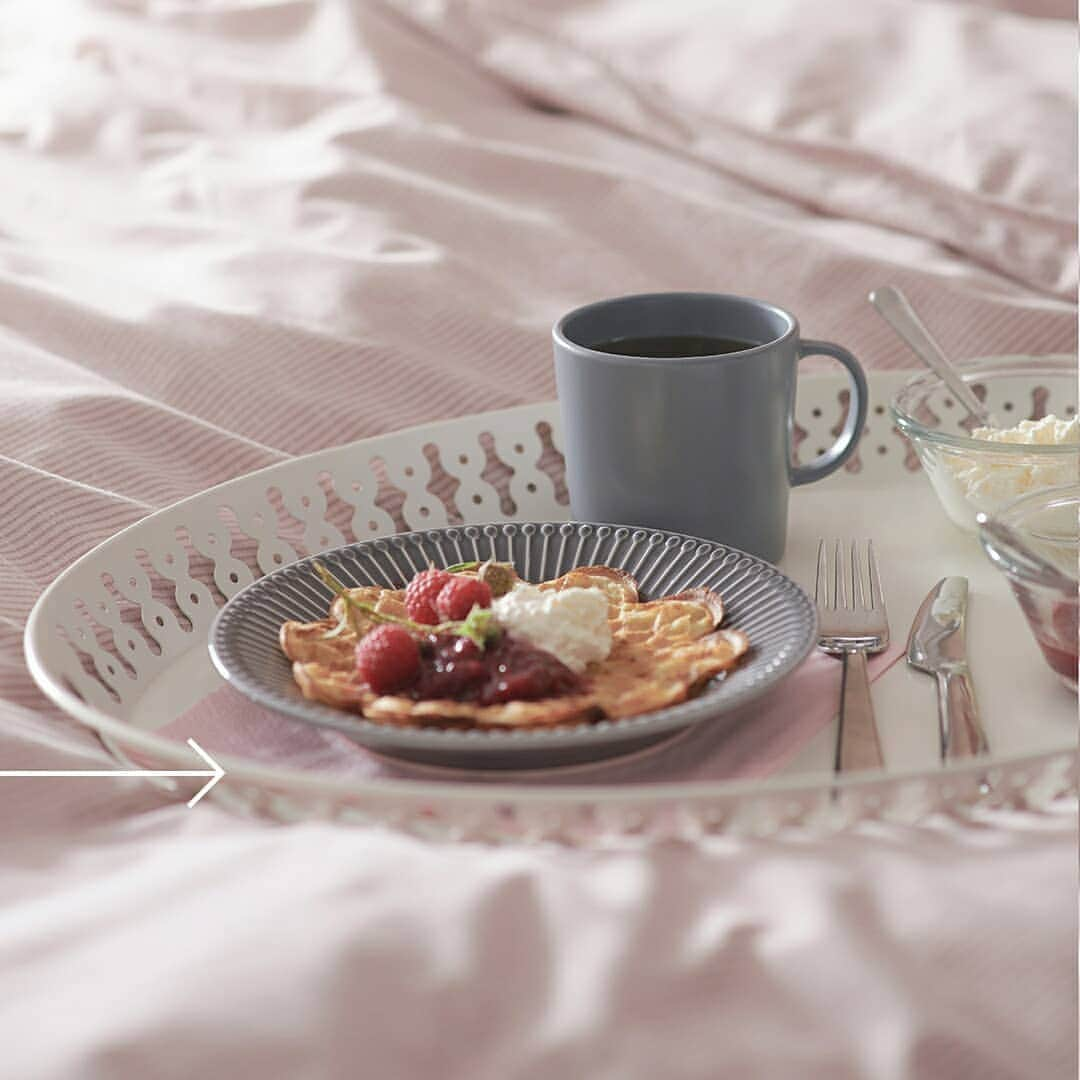 IKEA Austriaさんのインスタグラム写真 - (IKEA AustriaInstagram)「Das beste Frühstück ist das wofür man nicht aufstehen muss! 🤗🥞 #IKEAat // ROMANTISK Tablett, 52x39 cm € 9,99」3月27日 18時58分 - ikeaaustria