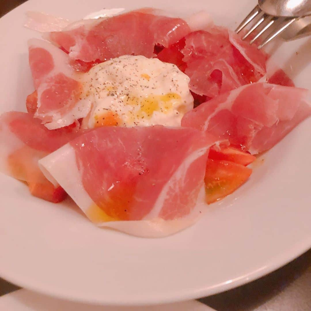 柳下毅一郎さんのインスタグラム写真 - (柳下毅一郎Instagram)「コロナに負けない！ @Tavola de Rio」3月27日 19時31分 - garth_y