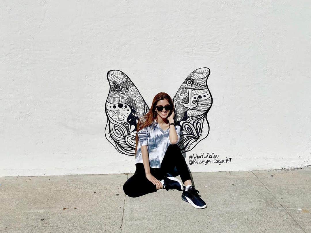 のインスタグラム：「Don't be selfish, don't acting like it doesn't exist wont stop it. Take care of others around you more before u lose. We totally living here together then not alone, before it becomes too late🦋🤍 . . . #picoftheday #staysafe #pic #losangeles #oc #love #missmybestfriend #prayfortheworld」