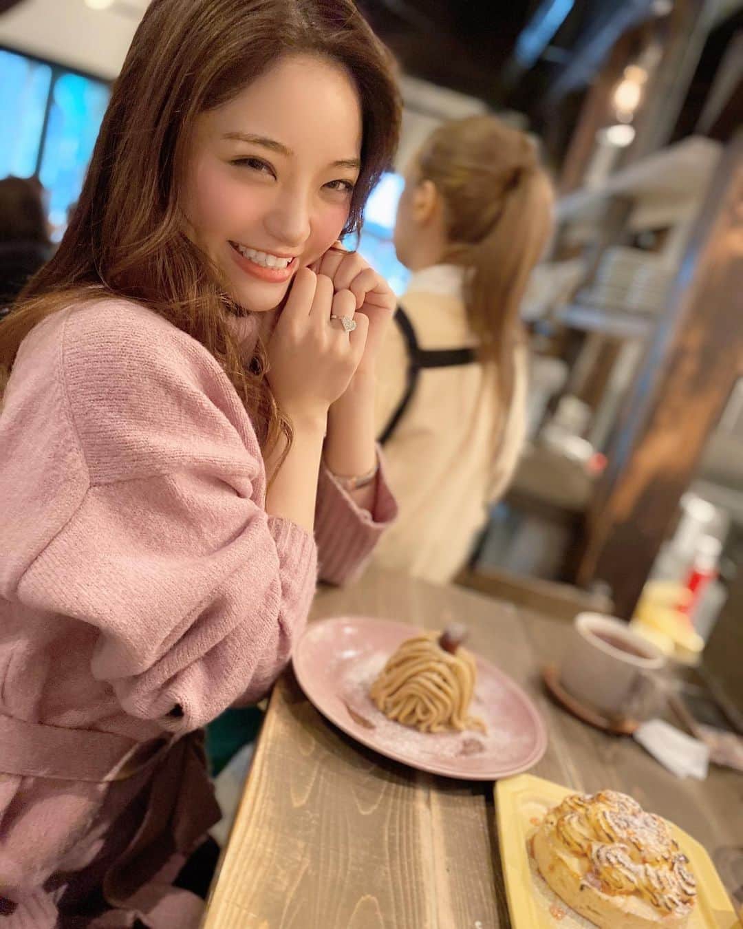 のインスタグラム：「. 京都は素敵なカフェ屋さんがいっぱいあるよね🌸 10分モンブランとっても美味しかったよ🥰♪賞味期限が10分なの！！！ むふふふふふ🤤 . . #cyberjapan #サイバージャパン」
