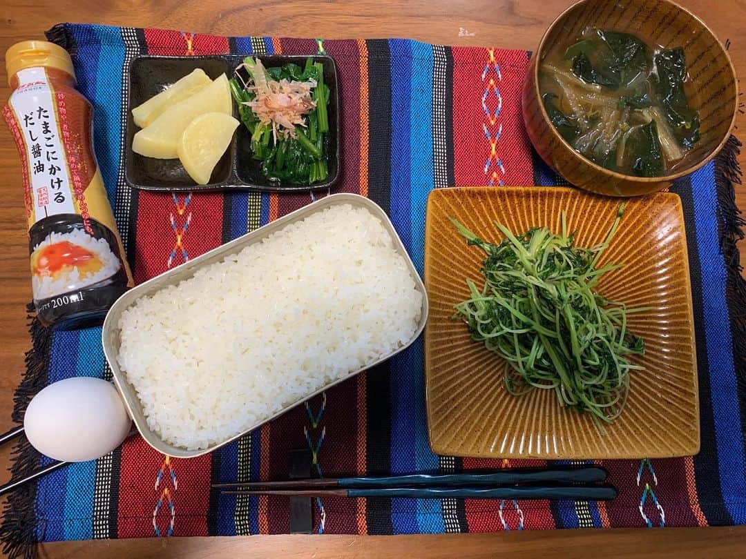 長田成哉のインスタグラム：「卵かけご飯が食べたいが為に、和食っぽい昼飯を。 お浸しは、上手くいったな。 #個人的な自炊の記録」