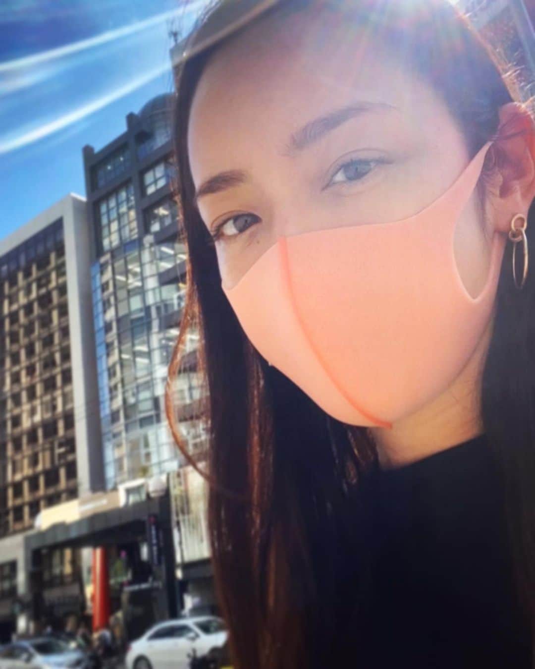 我謝レイラニのインスタグラム：「今日も今日とて頑張りましょうᕦ(ò_óˇ)ᕤ」