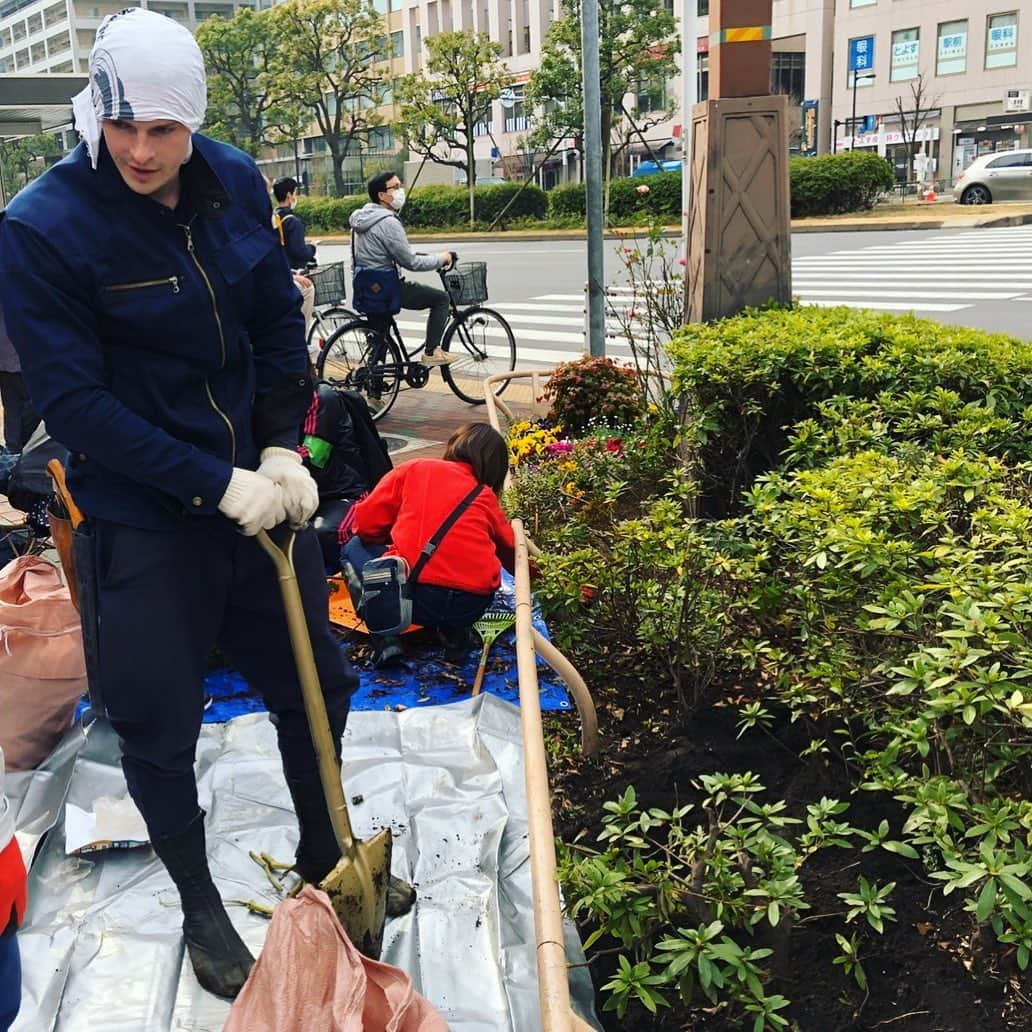 村雨辰剛さんのインスタグラム写真 - (村雨辰剛Instagram)「移植のお手伝い！」3月27日 12時41分 - tatsumasa.murasame