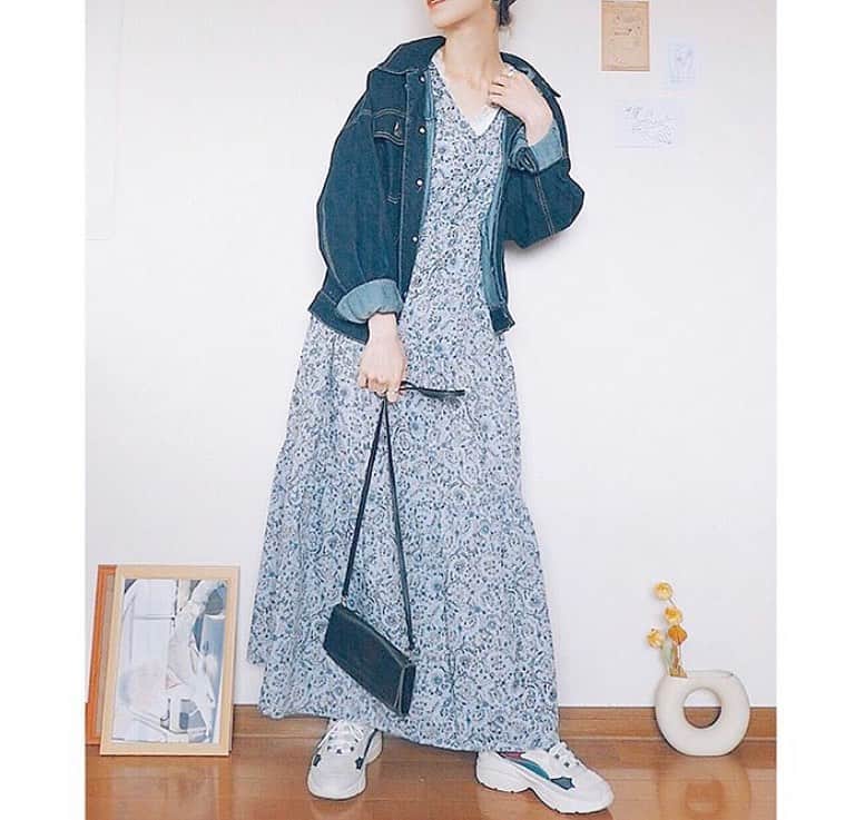 Gu ジーユー さんのインスタグラム写真 Gu ジーユー Instagram ペイズリープリントティアードワンピースコーデをpick Up ボリューム感のあるロング丈が魅力的なワンピース ティアードの流れが 大人なフェミニンを実現していてgood 柔らかいペイズリーが