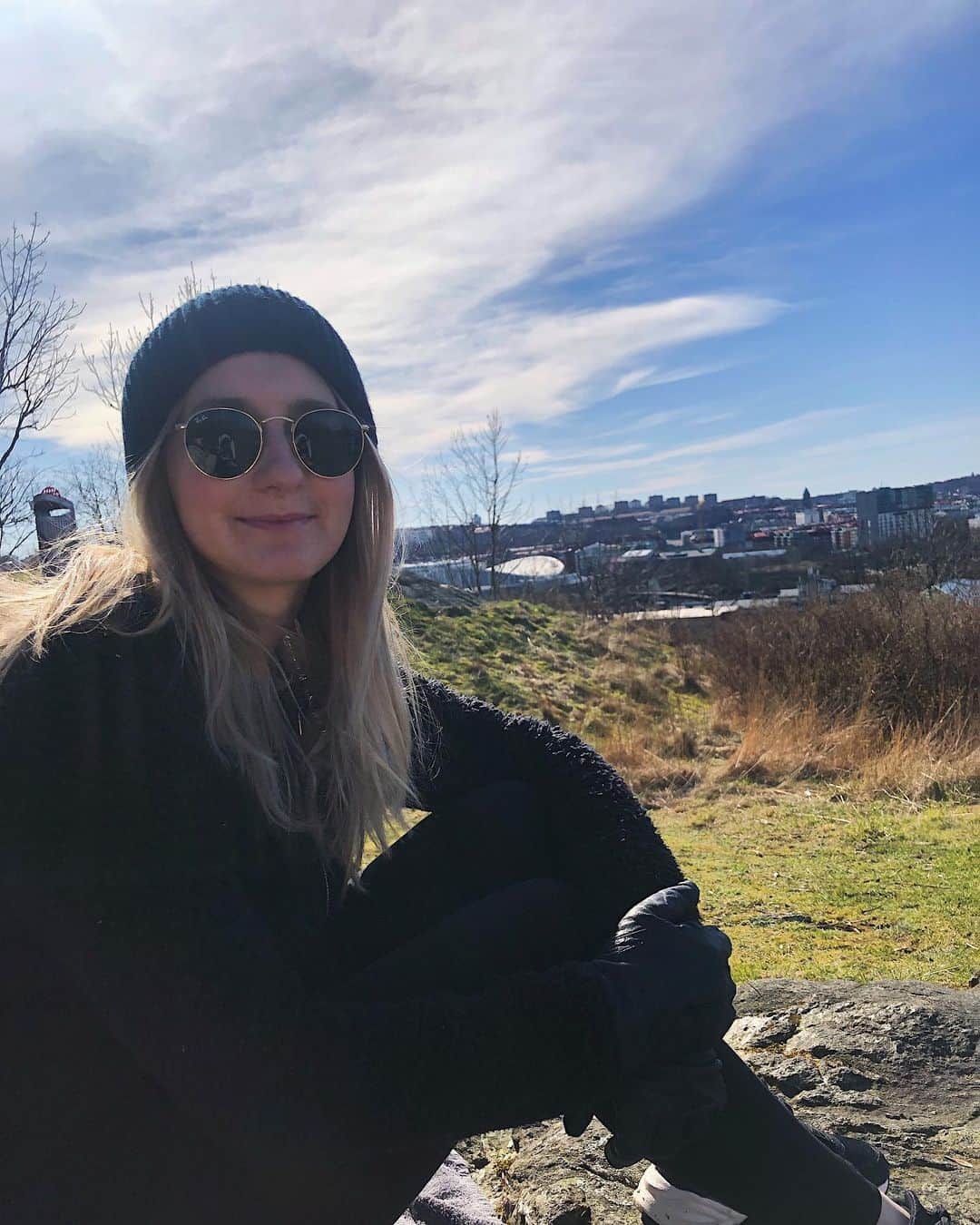 イザベル・オルソンのインスタグラム：「Från en solig söndag med favoriter ☀️」