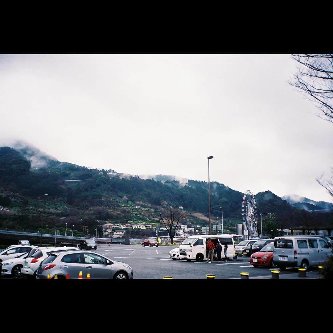長谷川大さんのインスタグラム写真 - (長谷川大Instagram)「曇ってなにも見えません。  #フィルム写真 #フィルムカメラ #filmcamera  #autoboy」3月27日 15時41分 - hasegawa.dai