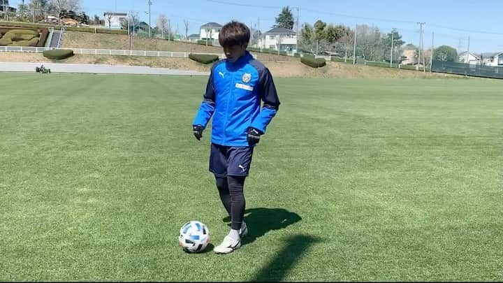 長谷川竜也のインスタグラム：「家でも出来るボールフィーリングpart2 #⚽️」