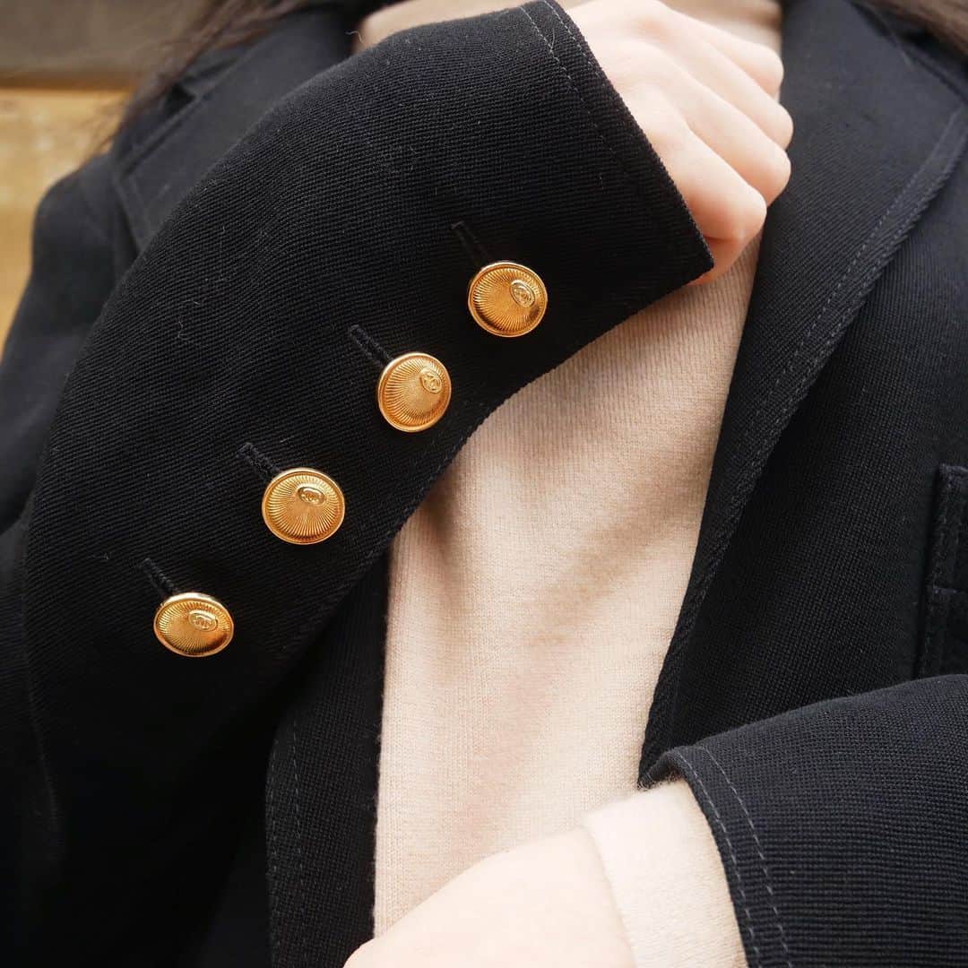 Vintage Brand Boutique AMOREさんのインスタグラム写真 - (Vintage Brand Boutique AMOREInstagram)「Vintage Chanel wool jacket Size 36, Collection 19 ▶︎Free Shipping Worldwide✈️ ≫≫≫ DM for more information 📩 info@amorevintagetokyo.com #AMOREvintage #AMORETOKYO #tokyo #Omotesando #Aoyama #harajuku #vintage #vintageshop #ヴィンテージ #ヴィンテージショップ #アモーレ #アモーレトーキョー #表参道 #青山 #原宿#東京 #chanel #chanelvintage #vintagechanel #ヴィンテージ #シャネル #ヴィンテージシャネル #シャネルヴィンテージ #amorewardrobe #アモーレワードローブ」3月27日 16時45分 - amore_tokyo