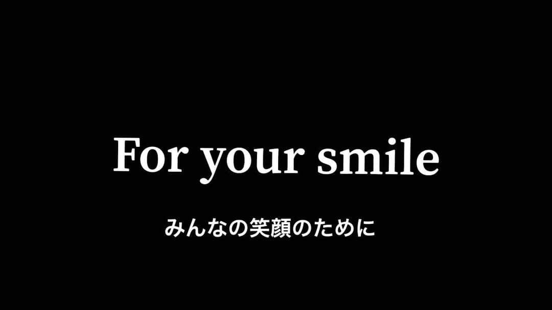 タビジョのインスタグラム：「こんばんは。  タビジョのみなさんいかがお過ごしですか？ 日々の暗いニュースに、気持ちが落ち込んでいませんか？  毎日、みなさんがアップしている旅のお写真を見ることが楽しみだった私も、日に日に投稿が減っていることに、 みなさんもじっと堪え、戦っているんだと。 日々感じています。  旅は世界平和があってこそ。  今は耐えるとき。 あなたの大切な人の笑顔のために、今私たちができることを 一人ひとりが考えるときです。  週末の予定をキャンセルした方も多いでしょう。 旅に出たくてうずうずしている方も多いでしょう。  そんな時間には、いつの日か笑顔溢れる旅に出られることを願って、今までの旅を振り返る時間にするのはいかがですか？  みんなの笑顔のために。 For Your Smile ＝＝＝＝＝＝＝＝＝＝＝＝ この動画は、タビジョのみなさんが世界各国で撮影してくださった動画を元に全て無料アプリで作成しました。写真のスライドショーも楽しく作成できますよ。 みなさんも旅の写真や動画を元に、動画を作ったら #みんなの笑顔のために2020  で、教えてくださいね。 笑顔溢れる動画お待ちしております。  #みんなの笑顔のために2020 #foryoursmile #タビジョ」