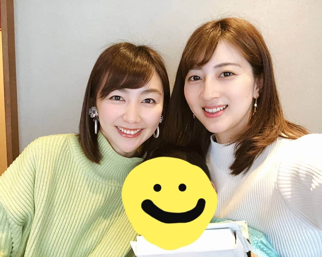 橋本真衣のインスタグラム：「. 先日萌絵ちゃんと🙄❤ ７年目もよろしく(*´ω｀*) . . #同期アナウンサー#KBC#山崎萌絵 アナ#息子くんが大きくなってて#いっぱいお話ししてくれて#癒ししかない#そんな休日☺」
