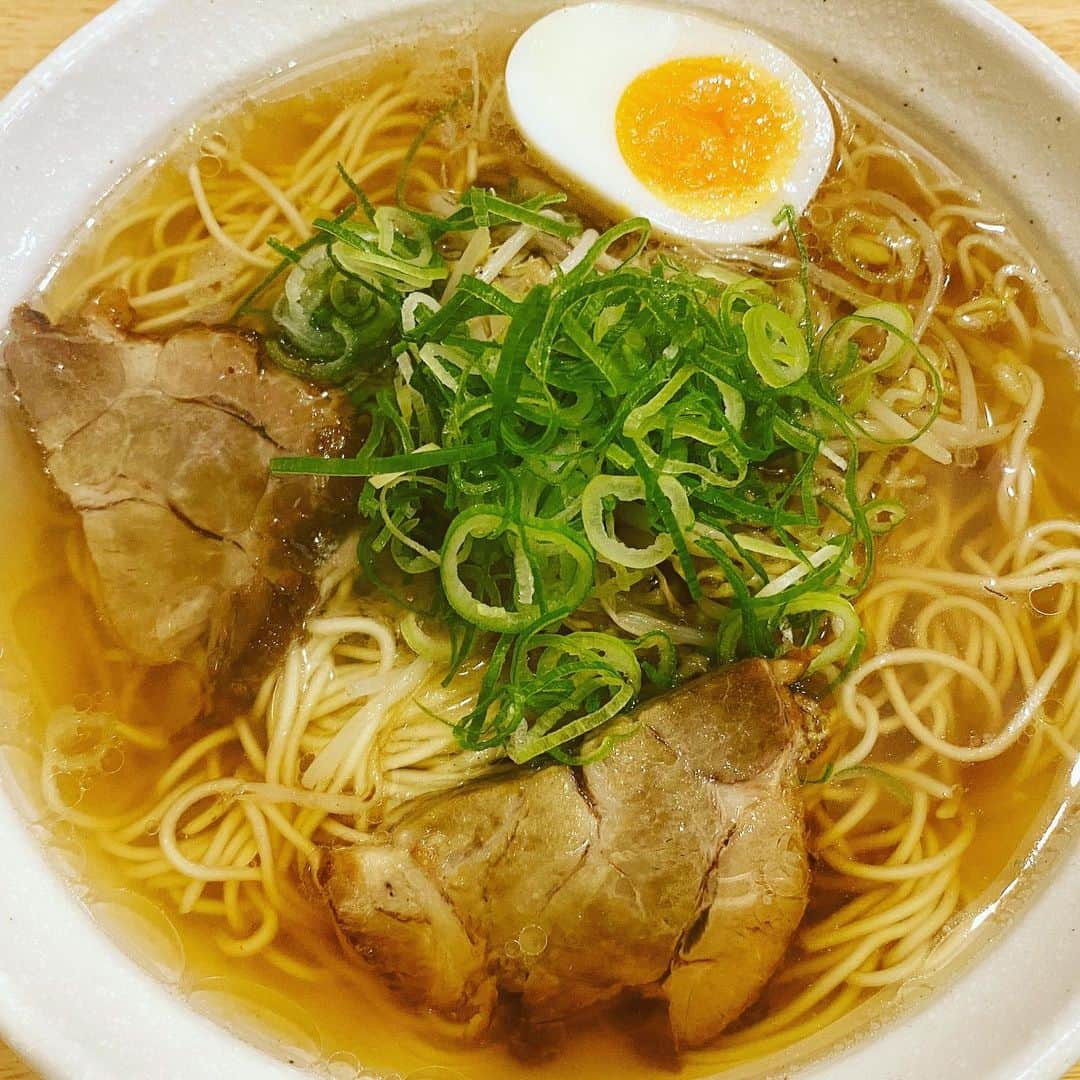 中華首藤さんのインスタグラム写真 - (中華首藤Instagram)「ひさぶり来店(^.^) 今日は冷麺でなく 初・中華そば大盛り #大分 #別府 #冷麺専門店  #六盛 #中華そば」3月27日 17時29分 - chuuka_shutou