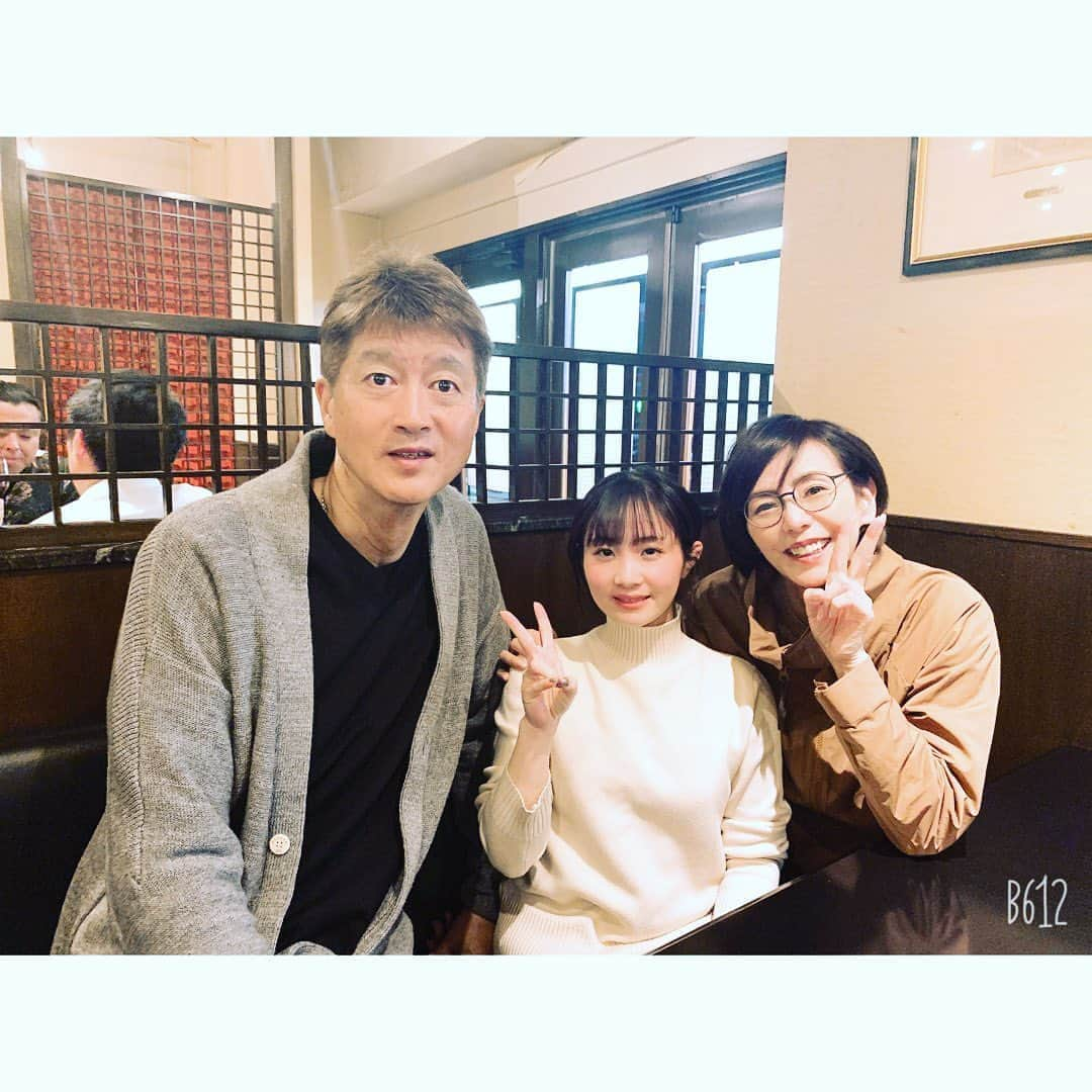 鶴見虹子さんのインスタグラム写真 - (鶴見虹子Instagram)「. 金石さんのお店に行ってきました☺️﻿ 陣内さんとお話しもできて楽しかった💓﻿ 前回砂肝をお代わりしてたの覚えられてた。笑 舞台やるのも知ってくれてた😌💓 ﻿ 現役の時からお世話になってて、たまーにご飯いって人生のアドバイスもしてくれてほんと憧れの女性❤️﻿ ﻿ コロナで色々大打撃だけど頑張ろ😎✨✨✨ #every #かねいし #バトミントン #体操 #野球 #鶴見虹子」3月27日 17時31分 - happy0609life