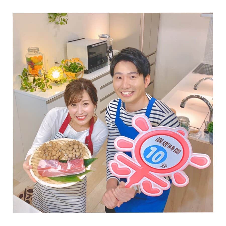 木村愛里さんのインスタグラム写真 - (木村愛里Instagram)「⋆ 明日まさかの１年ぶりに イチモニのスタジオ出演です😳 ㅤㅤㅤㅤㅤㅤㅤㅤㅤㅤㅤㅤㅤ 食の力のリポーターとして 厚岸で あさり漁に挑戦させていただきました！👏❤️ (2、3、4枚目参照) ㅤㅤㅤㅤㅤㅤㅤㅤㅤㅤㅤㅤㅤ ㅤㅤㅤㅤㅤㅤㅤㅤㅤㅤㅤㅤㅤ そして、イチモニが終わった後は 10:20〜食の力SP🍽✨ あさり漁の様子をイチモニより更に詳しく アンド 福田太郎アナと楽早クッキング🍳(1枚目参照) 彼のちょっとしたポンコツ具合に笑って下さい😌 ㅤㅤㅤㅤㅤㅤㅤㅤㅤㅤㅤㅤㅤ ちなみに漁の最中に私ブチ切れるけど なぜかは是非オンエアで🥺←ぇ  ㅤㅤㅤㅤㅤㅤㅤㅤㅤㅤㅤㅤㅤㅤㅤㅤㅤㅤㅤㅤㅤㅤㅤㅤㅤㅤ ㅤㅤㅤㅤㅤㅤㅤㅤㅤㅤㅤㅤㅤ #明日は4時ちょい前起き #1年前は3時起き #大丈夫 #と自分に言い聞かせる #食の力 #厚岸 #あさり #あさり漁 #お世話になった菅原さんご夫婦が素敵でした☺️ (写真の3枚目) #漁はカナリ過酷でした #皆様に感謝 #簡単レシピ #おいしいレシピ #イオン #マックスバリュ 👏❤️」3月27日 17時44分 - airi_official