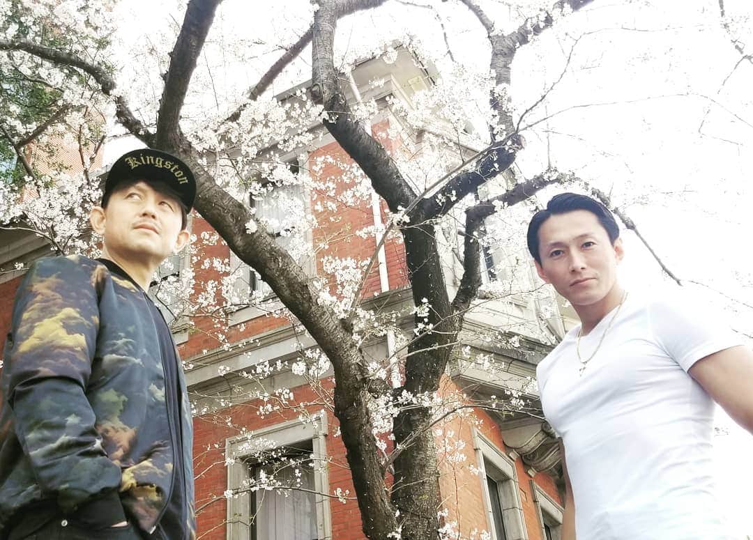 黒石高大のインスタグラム：「横浜に桜 最高でした　#横浜 #桜 #ドライブ」