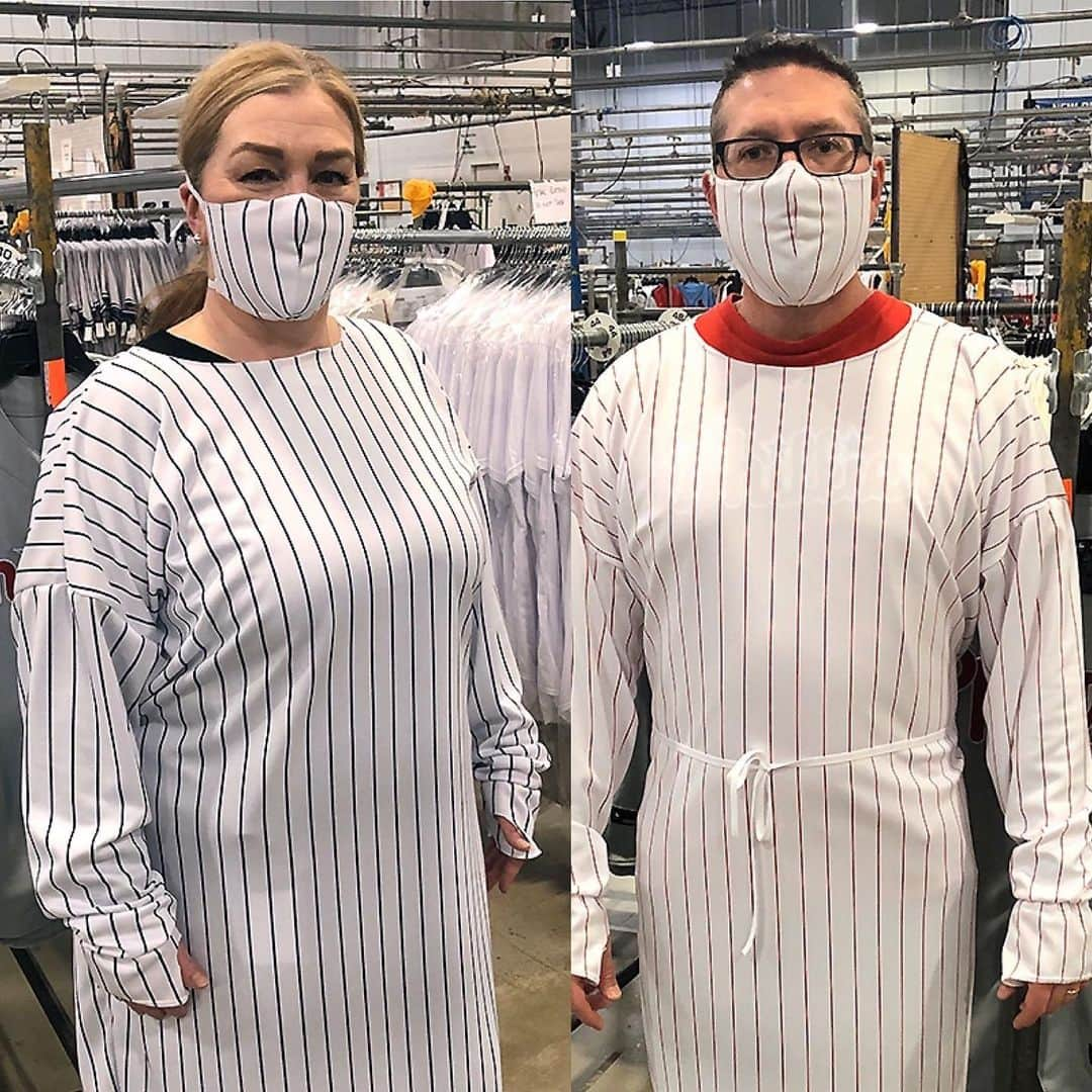 MLBさんのインスタグラム写真 - (MLBInstagram)「MLB, Fanatics partner to use jersey fabric to produce masks and hospital gowns for hospital and emergency personnel.」3月28日 4時15分 - mlb