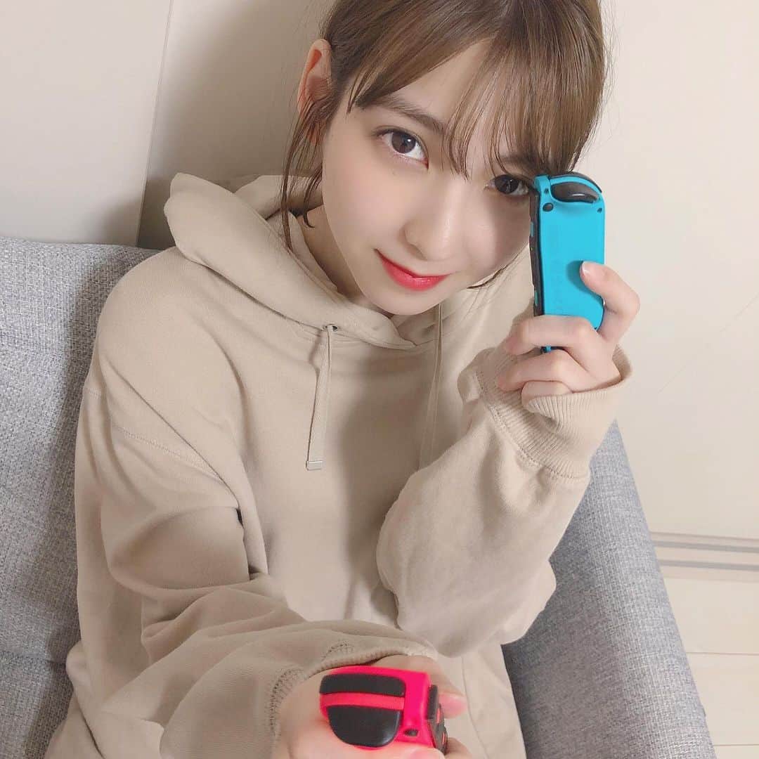 松岡菜摘のインスタグラム：「. . マリオカートした☺︎ お家でまったりがいちばんだね . #switch #マリオカート #🎮」