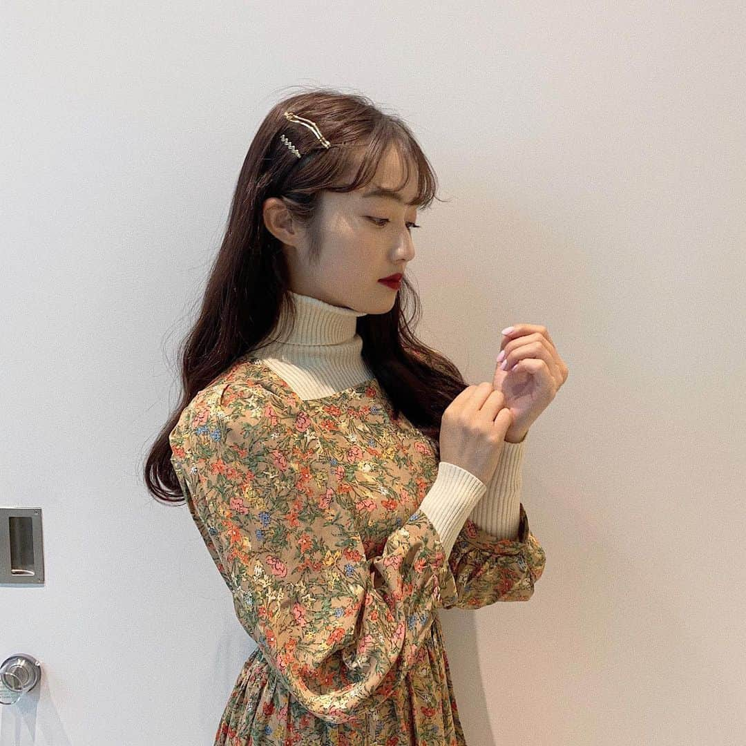 河﨑莉奈さんのインスタグラム写真 - (河﨑莉奈Instagram)「머리핀🧡💛」3月27日 20時51分 - rinya5588