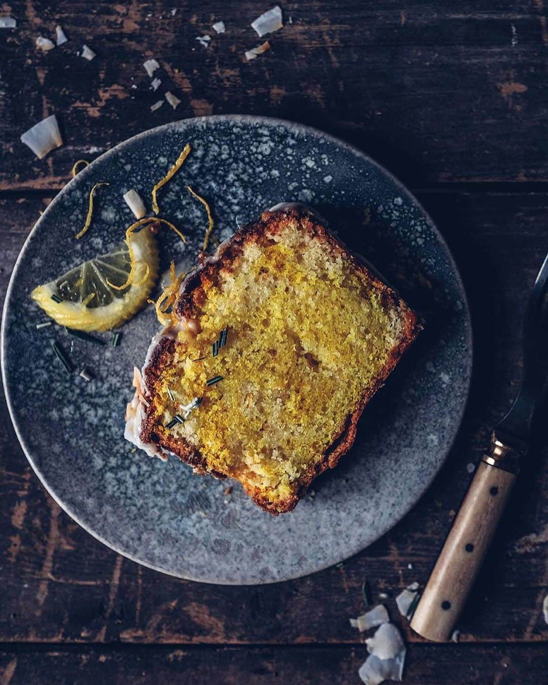 Our Food Storiesさんのインスタグラム写真 - (Our Food StoriesInstagram)「More photos of this delicious gluten-free lemon cake 🍋 It‘s so easy to bake and brings some color on your plate 🤗 Get the recipe on the blog, link is in profile. #ourfoodstories  ____ #glutenfreerecipes #glutenfri #glutenfrei #easyrecipes #bakinglove #bakingtime #germanfoodblogger #foodstylist #foodphotographer #momentslikethis #simplejoys #fellowmag #verilymoment #onthetable」3月27日 20時59分 - _foodstories_