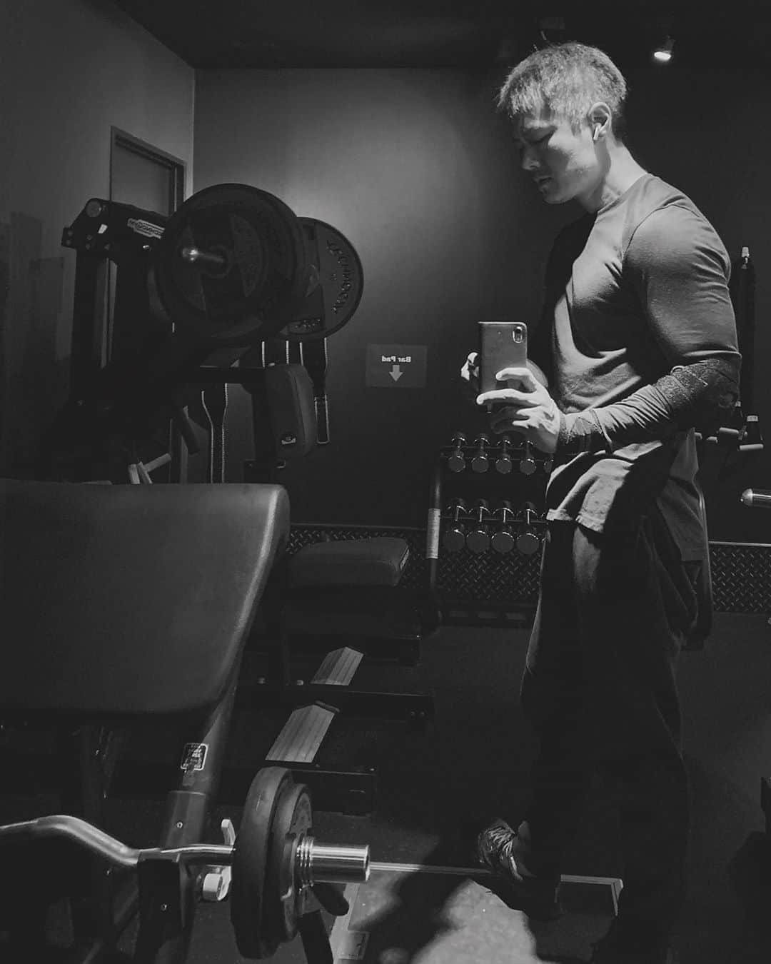 のインスタグラム：「良い週末を⭐️ #staysafe #fridaymood #pushyourself #instagood」