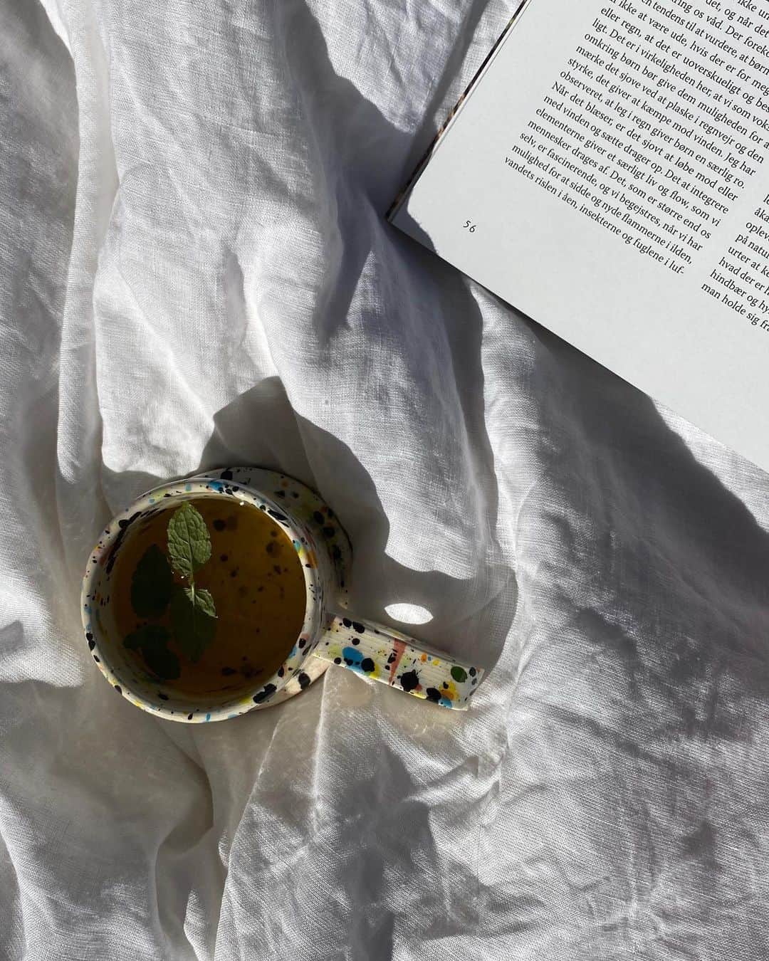 Mathilde Goehlerのインスタグラム：「Afternoon tea and learning more about the Waldorf values 🤍 love every thought about it and it brings me to tears just reading about it. Every child should experience that in their everyday life 🤍」