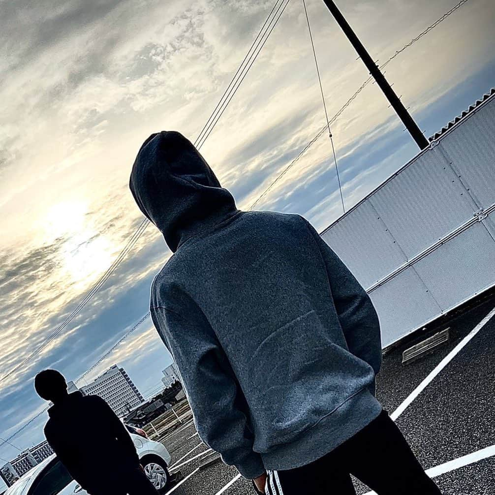 藤中優斗 のインスタグラム：「・ ・ 細田さん 1年間ありがとうございました。 ・ ・ 大学の時は関わることの無かった先輩と、 たくさん一緒に過ごして、絡んで、 とても楽しい時間でした。 ・ ・ あの涙は忘れません。 ・ 次の道でも頑張ってください！👍 ・ ・ ・ #細田寛人」