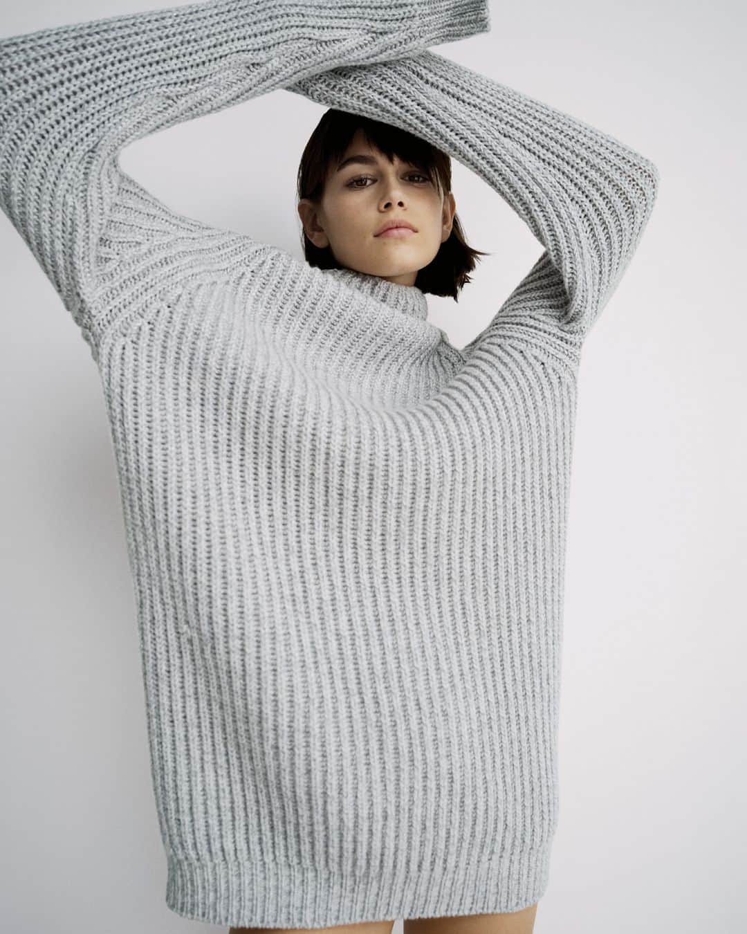 マックスマーラさんのインスタグラム写真 - (マックスマーラInstagram)「Keep it simple. @Kaiagerber embodies minimalism for @Voguemagazine in the #MaxMaraSS20 knitted sweater.  #MaxMara #MaxMaraEditorials  Photographed by @bibicornejoborthwick Styled by Camilla Nickerson」3月27日 21時53分 - maxmara