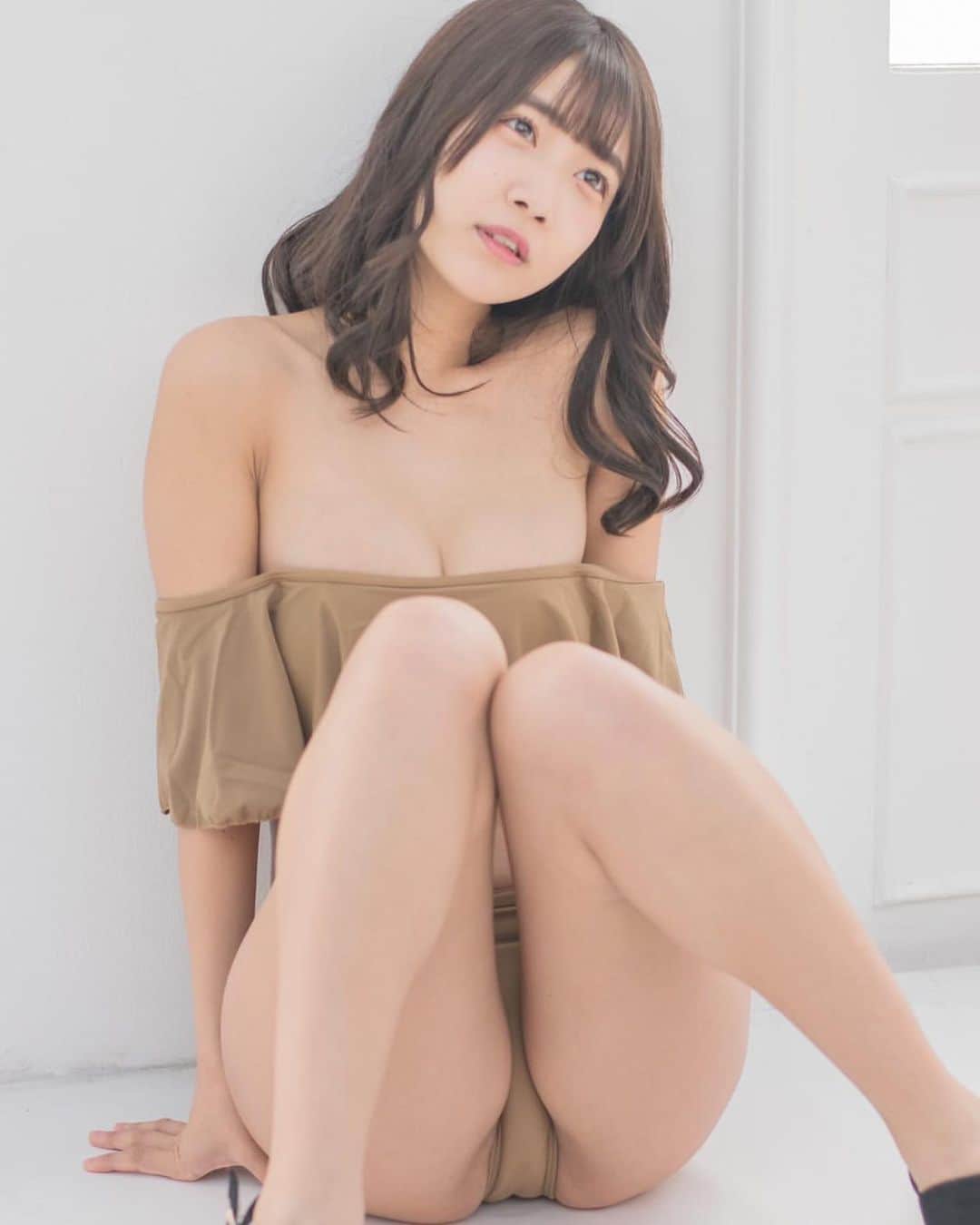天羽希純のインスタグラム：「こうみえてドSだよ✨  #水着 #泳衣 #swimwear #ビキニ #bikini #bikinigirls #コスプレ #cosplay  #japanesegirl #巨乳 #谷間 #可愛い女の子 #グラビア #gravure #グラドル #アイドル #Japaneseidol #撮影会 #撮影会モデル #被写体 #太もも #フェチ  #プール #海」