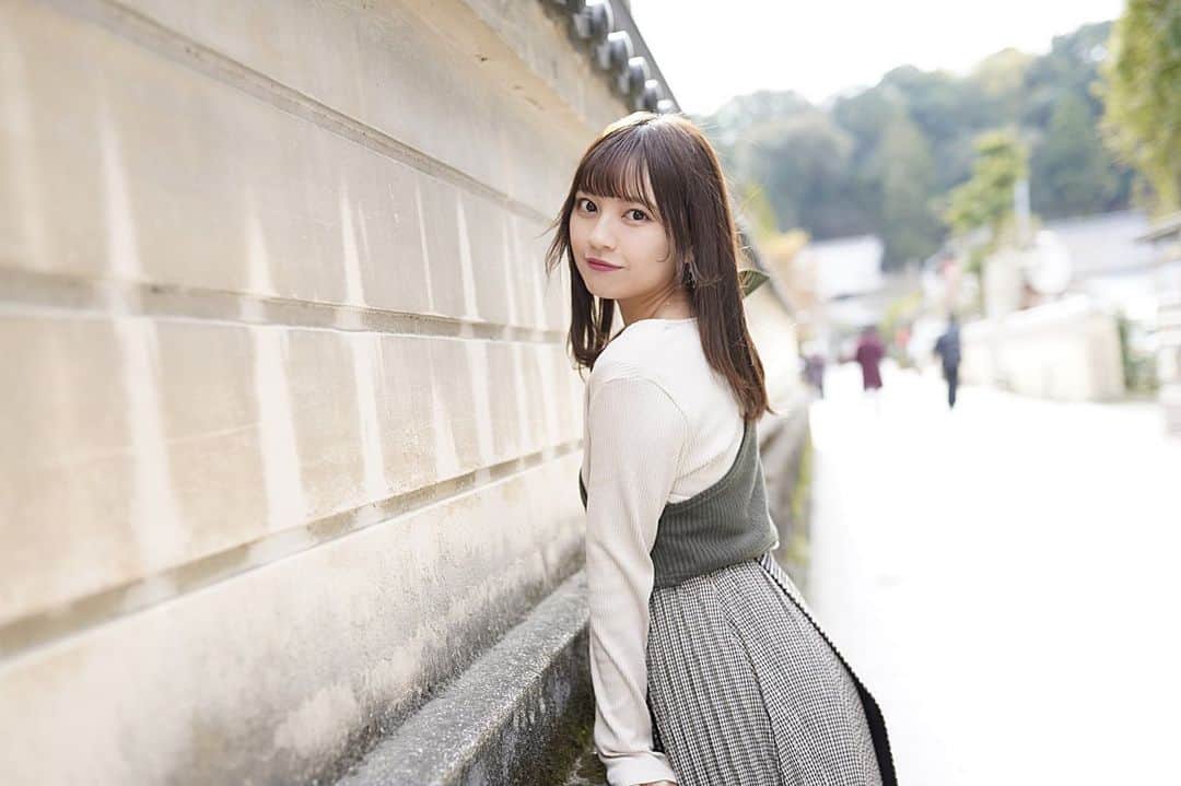 廣川奈々聖のインスタグラム：「いよいよ明日 #わーすた2nd写真集﻿ ｢1/5｣が発売になります！📸🐰🌼﻿ ﻿ ﻿ きょうは地元福岡で撮影したときのアザーカットです﻿ ﻿ ﻿ すごく良い仕上がりになっているのでお楽しみに…！﻿ 発売日後もまたたくさん載せますね〜☺︎❤︎﻿ ﻿ ﻿ ﻿ ﻿ そしてついに明日は﻿ 渋谷公会堂にて5周年ワンマンライブ！﻿ ﻿ ﻿ 無観客ライブとなってしまったけれど﻿ 皆にたくさんパワーをもらって、わーすたで居られてることに改めて幸せを感じました﻿ みんなの自慢のグループで居られてる気がしたよ🕊 ﻿ ﻿ ﻿ いつも本当にありがとう＾＾﻿ ﻿ ﻿ 渋谷公会堂から生配信でお届けします。是非ご覧ください✨﻿ ﻿ ﻿ ﻿ 最高に楽しい時間にするから楽しみに待っててね！﻿！ ﻿ ﻿ ﻿ ﻿ #ごぶんのいち#わーすた#写真集#デジタル写真集#アザーカット#わーすた渋谷公会堂#wasuta_5th」