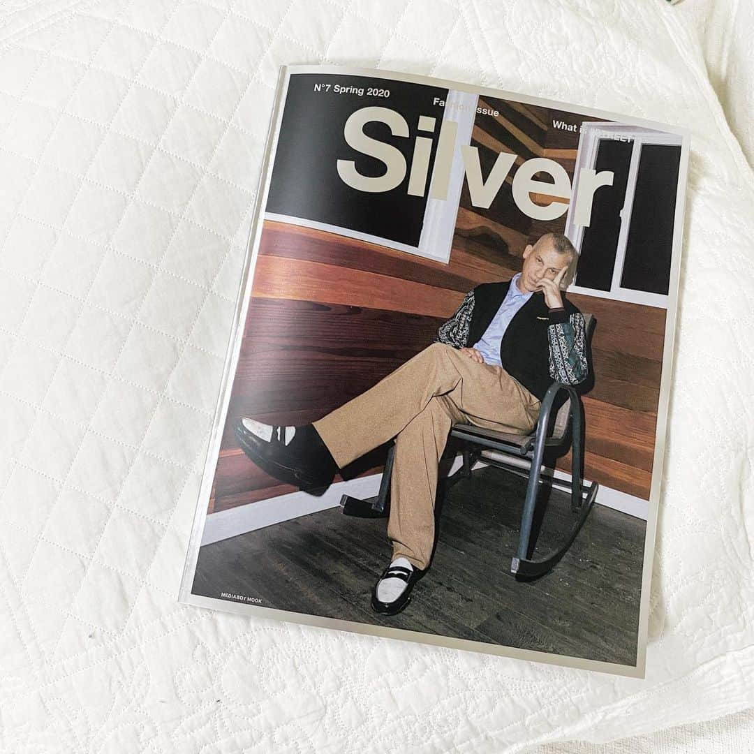 渡辺 さあやさんのインスタグラム写真 - (渡辺 さあやInstagram)「アロハくん🔗 ㅤㅤㅤㅤㅤㅤㅤㅤㅤㅤㅤㅤㅤ 今月の【Silver】に 10ページ掲載されているので買ってね✔️ ㅤㅤㅤㅤㅤㅤㅤㅤㅤㅤㅤㅤㅤ #スライドしてね 2枚目がおすすめ #リアルお隣さん #18歳 顔も頭もいい 小顔で背も高い #天は二物を与えた」3月27日 22時30分 - saaya_love