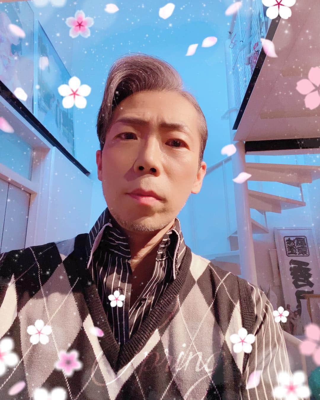 火口秀幸のインスタグラム：「‪#スーパー なんもないわぁ〜😭😭‬ ‪#お花見 も無理だし、#厄介な状況 では‬ ‪ございますが、‬ ‪#感染拡大 とならぬようですね‬ ‪#自粛　‬ ‪せめて、こちらの #桜 でもッ😕‬ ‪皆さん　お気をつけて。‬ ‪#新型コロナ‬」