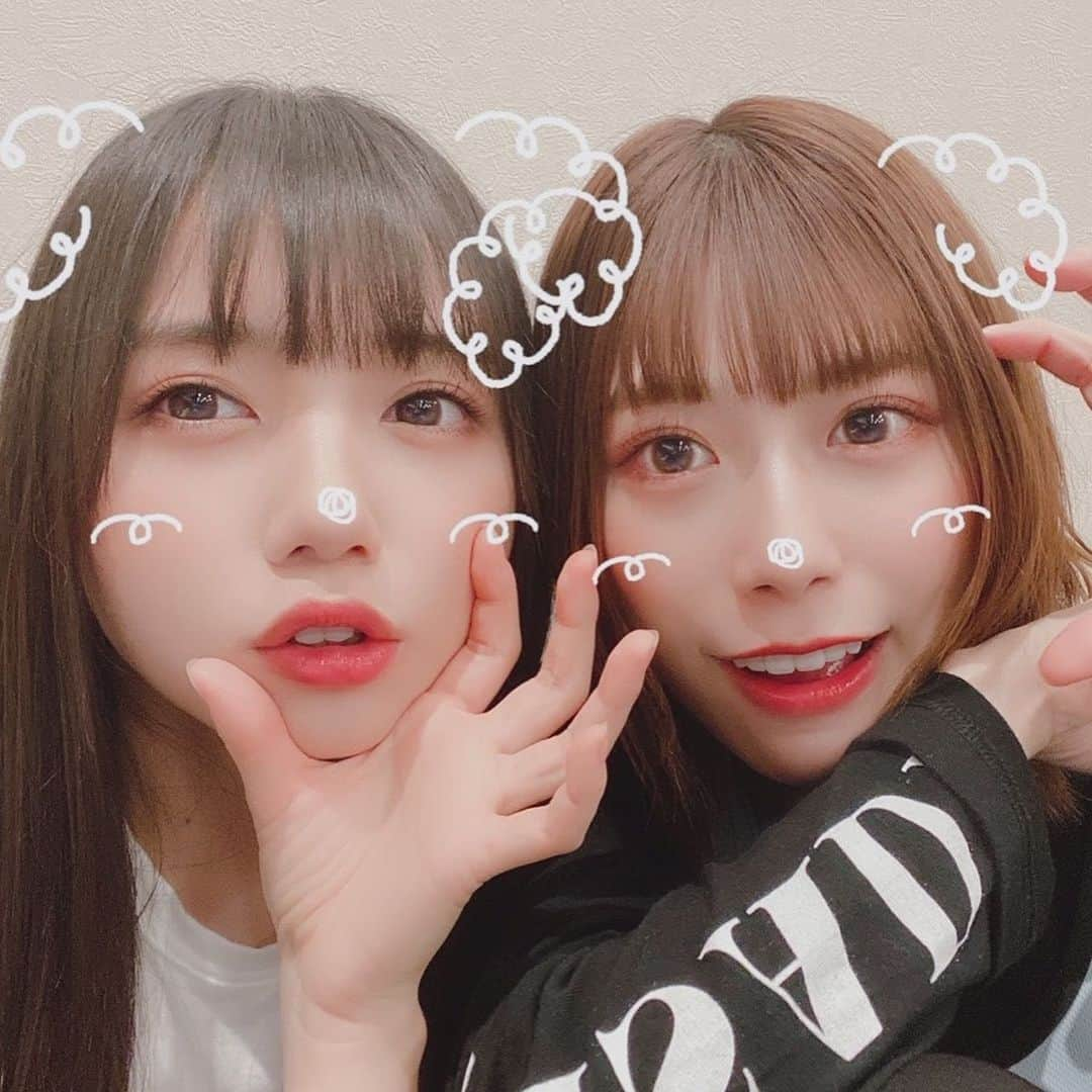 齊藤京子さんのインスタグラム写真 - (齊藤京子Instagram)「. 2020.3.27 blog～ 本日はデビュー1周年です👏 おめでとう🍜🍓 .  #日向坂46 #けやき坂46 #齊藤京子#加藤史帆#佐々木美玲#佐々木久美#高本彩花#東村芽依#潮紗理菜#井口眞緒#柿崎芽実#高瀬愛奈#影山優佳#渡邉美穂#小坂菜緒#松田好花#富田鈴花#河田陽菜#濱岸ひより#金村美玖#丹生明里#宮田愛萌#上村ひなの  #きょんこ#ラーメン大好き齊藤京子です #ひなあい  #デビュー1周年」3月27日 22時57分 - kyoko.saito46