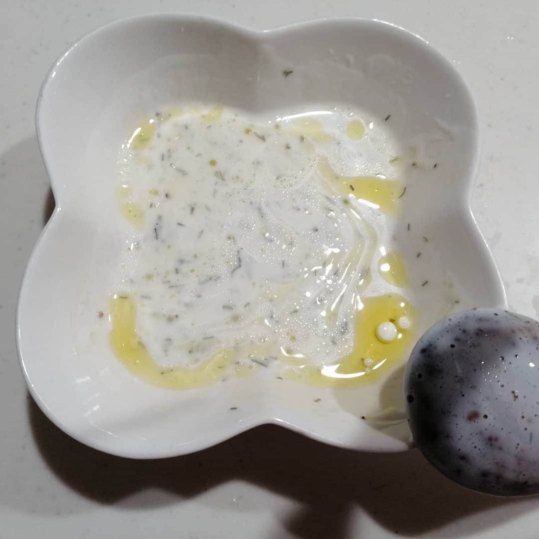 翠千賀さんのインスタグラム写真 - (翠千賀Instagram)「今日の我が家のお夕飯は鴨肉のラグーとスティックサラダ。手作りにんにく味噌、ヨーグルトソースでスティックサラダはペロリとなくなりました。ちなみに我が家はヨーグルトも相方の手作りです。発酵食品、素晴らしい！コロナなんかに負けちゃ駄目！今出来ることをしよう！ #ragudianatra #cucinaitaliana  #cena  #forzatuttoilmondo  #vinceremo  #負けるな #免疫力アップ  #いまできること  #発酵食品  #鴨肉のラグー」3月27日 22時58分 - chika.midori