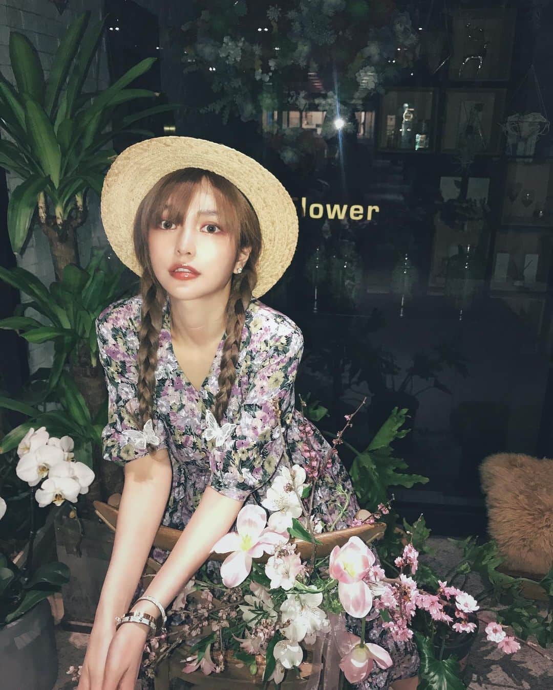 Grace Chowのインスタグラム：「这风格我没试过 但竟然～还不错！」