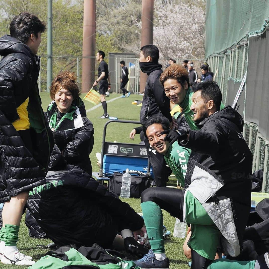 東京ヴェルディさんのインスタグラム写真 - (東京ヴェルディInstagram)「本日は、SC相模原とのトレーニングマッチでした。  柴崎選手と同期でもある富澤清太郎選手が、自分の出番のあとにこんなメンバーで試合の様子を見守っていました😊  #柴崎貴広  #河野広貴 #井出遥也 #澤井直人  #井上潮音  #高橋祥平  #富澤清太郎 #カンペー #sc相模原  #東京ヴェルディ #ヴェルディ  #tokyoverdy #verdy #東京 #tokyo」3月27日 23時21分 - tokyo_verdy