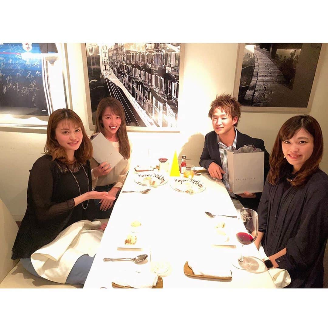 沖玲奈さんのインスタグラム写真 - (沖玲奈Instagram)「すこし前の金沢〜白川郷〜飛騨〜長野の時の写真や女子会、お祝いの会など🍣🍎🥂直近のものではなく、時系列はかなりバラバラです。笑 旅行はまだ寒かったけど、どこも落ち着いた街並みでゆっくり出来て最高だった♨️ 長野の穂高にある #chilloutstylecoffee は店内の香りと深めのソファー×カウンターが居心地良過ぎたので、また行きたいな☕️🌿 お客さんもいっぱいでした👨‍👩‍👧💫 . そして先日の久々の10kmの記録も付けておいた🤣🌟走り込んでた時期と比べたら、やっぱスピードは出にくくなってる。。😯節制しないとw 落ち着いたらまたレースも沢山出たいなー🏃‍♀️今は出来る限りのことをしておこう✨体幹と脚は宅トレで出来る💪w #国内旅行 #金沢 #ひがし茶屋街 #白川郷 #北陸 #長野 #安雲野 #旅ラン #女子会 #ランニング #workout #trip #running」3月27日 23時27分 - reinaoki2508
