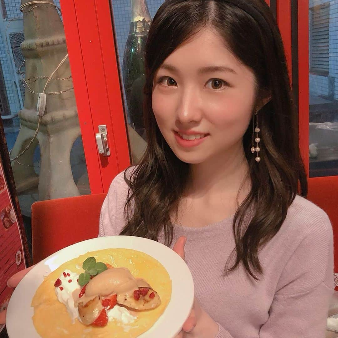 岩立沙穂さんのインスタグラム写真 - (岩立沙穂Instagram)「🍽 . ちょっと前なんだけど、 素敵なごはんを食べた時の思い出を☺️ 写真いっぱい！飯テロ〜💕 私的には1枚目に載せたクレープの上の 塩キャラメルアイスが忘れられない✨ . @lyuukittyl ちゃんと行くお店って いつもすごく美味しいんだ〜🤤 友達でもあり、ご飯のレビュー楽しみにしてる 一ファンでもあります♪ふふ . また色々落ち着いたら美味しいもの探しに行きたい〜！ . . #kakumarutokyo #吉田パスタバー #表参道イタリアン #イタリアン #塩キャラメル」3月27日 23時53分 - saho_iwatate104