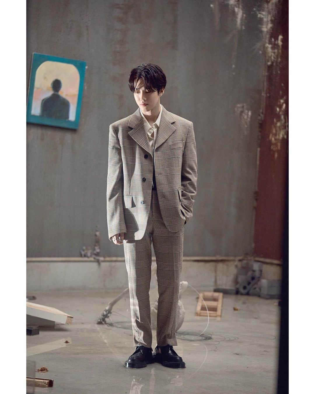 EXOさんのインスタグラム写真 - (EXOInstagram)「SUHO 수호 The 1st mini album [‘자화상 (Self-Portrait)’] - 🎧 2020.03.30 6PM (KST) 👉🏻 suho.smtown.com - #수호 #SUHO @kimjuncotton #엑소 #EXO #weareoneEXO #자화상 #Self_Portrait」3月28日 0時01分 - weareone.exo