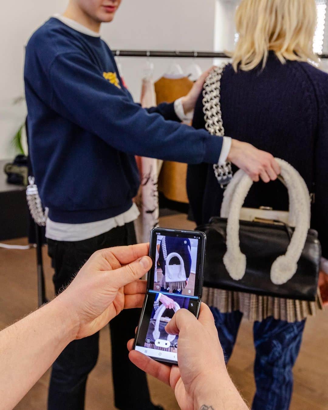 HYPEBEASTさんのインスタグラム写真 - (HYPEBEASTInstagram)「#ad: Stefan Cooke and Jake Burt, the designers behind the British fashion house @stefan_cooke, rely on technology like the @samsungmobileusa #GalaxyZFlip to help reconstruct garments and unique textiles into the subversive men’s ready-to-wear they’ve become known for. The duo gave us a behind-the-scenes look at their FW20 collection.」3月28日 0時13分 - hypebeast